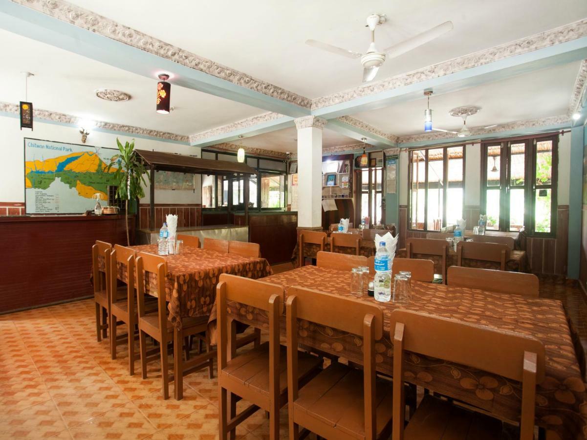 Spot On 486 Hotel Holy Lodge Саураха Экстерьер фото