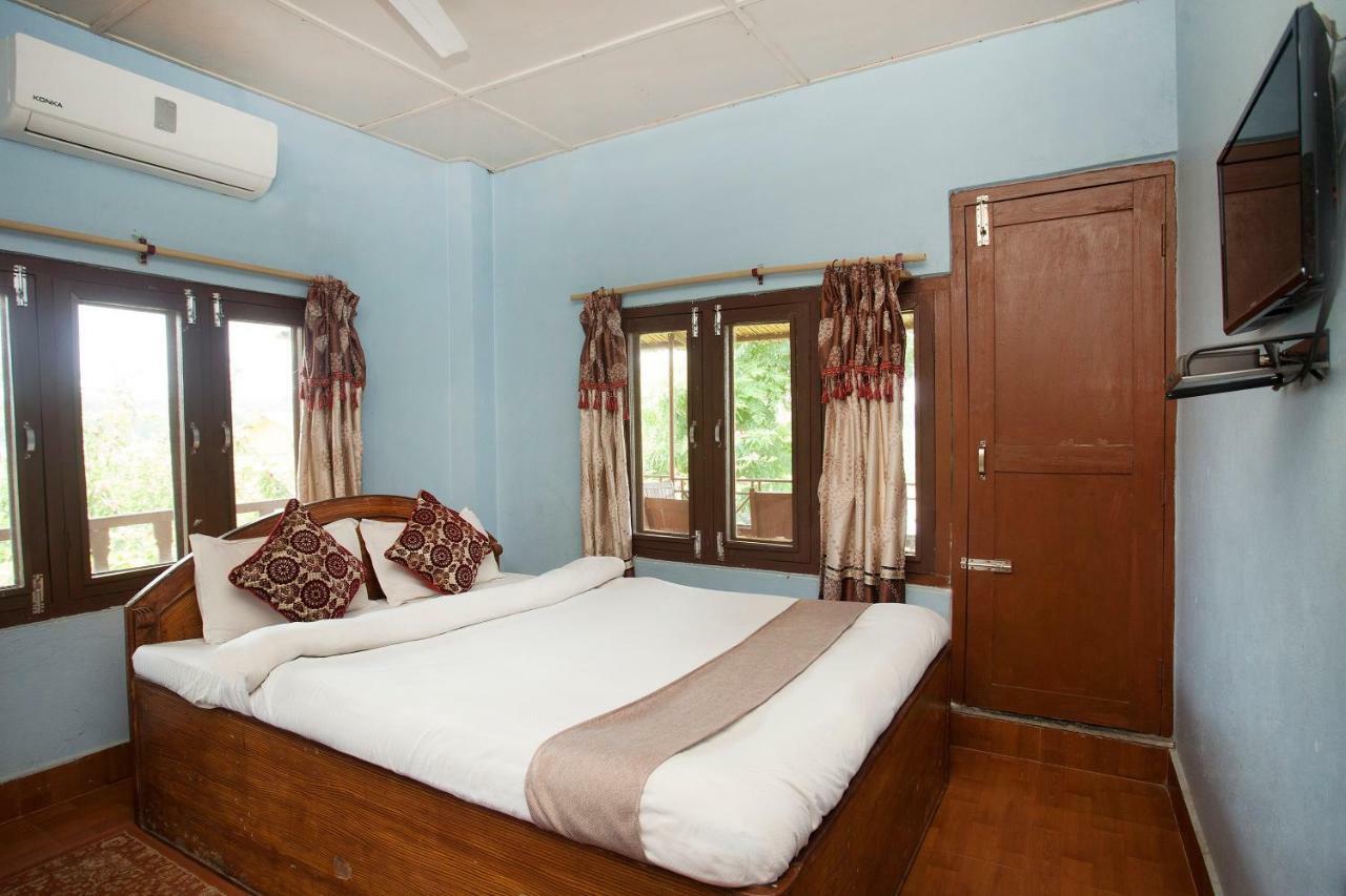 Spot On 486 Hotel Holy Lodge Саураха Экстерьер фото